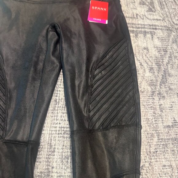 NWT Spanx Faux Leather Leggings, Size Medium, Black - Picture 11 of 13